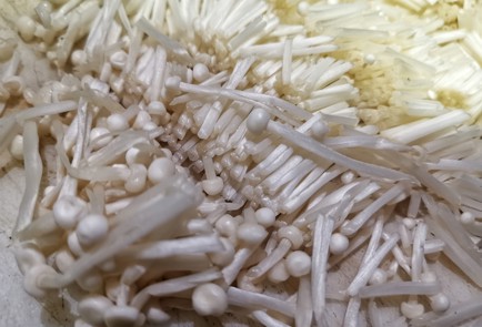 Фото шага рецепта Курица тушенная в кокосовом молоке с лаймом и чесноком 151212 шаг 7