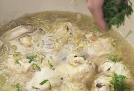 Фото шага рецепта Курица в белом вине в тайском стиле 19296 шаг 5  