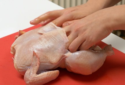 Фото шага рецепта Курица в духовке 140234 шаг 3  