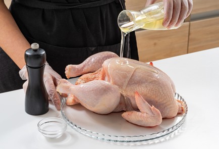 Фото шага рецепта Курица в молоке с чесноком по рецепту Джейми Оливера 175371 шаг 2  