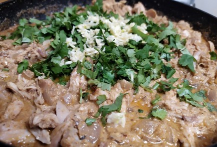 Фото шага рецепта Курица в ореховом соусе 187981 шаг 12  