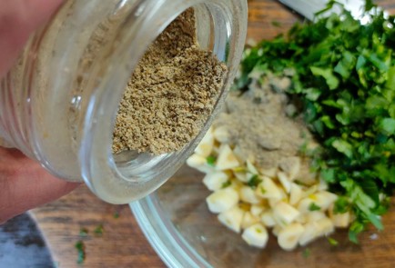 Фото шага рецепта Курица в сливочночесночном соусе с зеленью как шкмерули 175589 шаг 8  