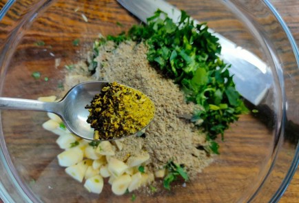 Фото шага рецепта Курица в сливочночесночном соусе с зеленью как шкмерули 175589 шаг 9  