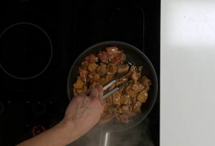 Фото шага рецепта Курица в соевом соусе 140469 шаг 5  