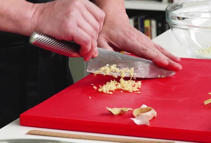 Фото шага рецепта Курица во фритюре пояпонски 151829 шаг 2  