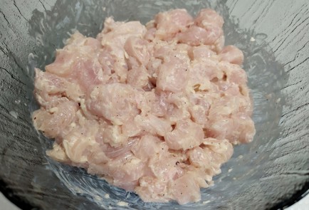 Фото шага рецепта Курица запеченная в ананасе с сыром 188346 шаг 6  