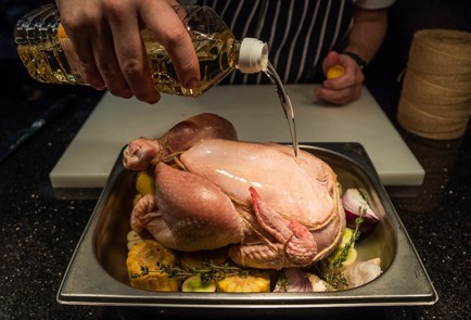 Фото шага рецепта Курица запеченная в духовке 140226 шаг 6  