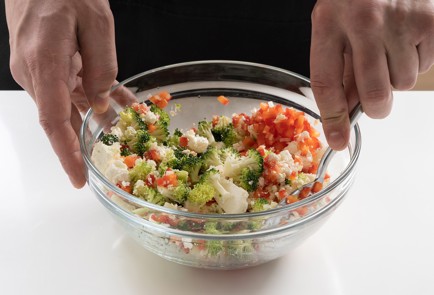 Фото шага рецепта Куриная грудка на пару фаршированная овощами с мандариновым соусом 140341 шаг 4  