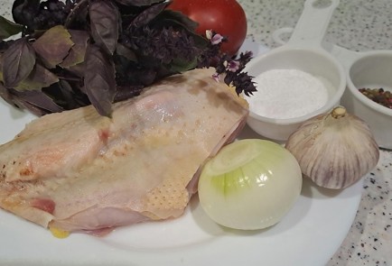 Фото шага рецепта Куриная грудка на сковороде с базиликом 189972 шаг 1  