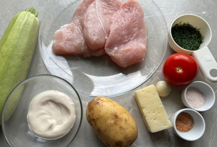 Фото шага рецепта Куриная грудка под овощной шубой 174125 шаг 1  