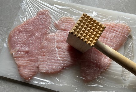 Фото шага рецепта Куриная грудка под овощной шубой 174125 шаг 2  