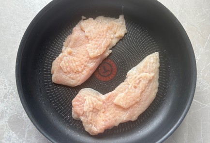 Фото шага рецепта Куриная грудка с ананасами 189770 шаг 5  