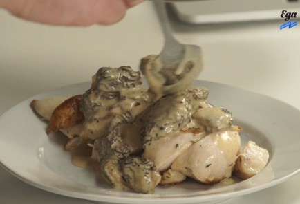 Фото шага рецепта Куриная грудка со сморчками и сливочнохересным соусом 125230 шаг 5  