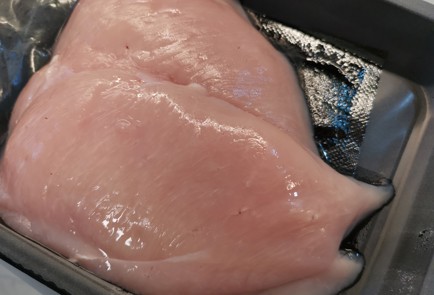 Фото шага рецепта Куриная грудка в духовке 188775 шаг 1  