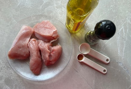 Фото шага рецепта Куриная грудка в духовке 190017 шаг 1  