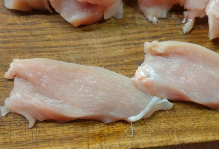 Фото шага рецепта Куриная грудка в кляре 191130 шаг 2  