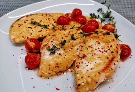 Фото шага рецепта Куриная грудка в нежном соусе 187738 шаг 9