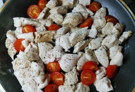 Фото шага рецепта Куриная грудка в сметане 189236 шаг 5  