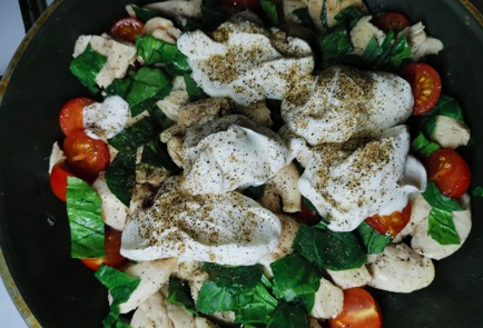 Фото шага рецепта Куриная грудка в сметане 189236 шаг 7  