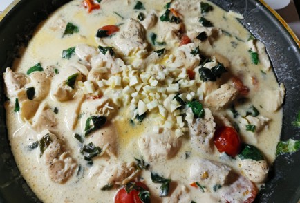 Фото шага рецепта Куриная грудка в сметане 189236 шаг 9  