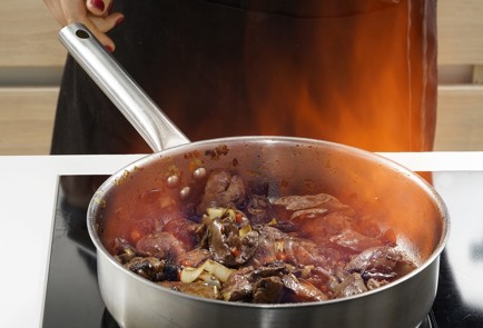 Фото шага рецепта Куриная печень с черносливом 152848 шаг 9  