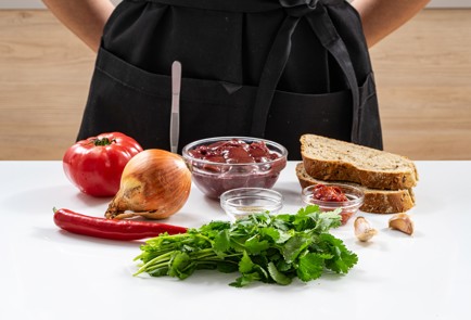 Фото шага рецепта Куриная печень с помидорами 175899 шаг 1  