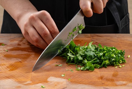 Фото шага рецепта Куриная печень с помидорами 175899 шаг 5  