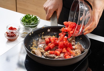 Фото шага рецепта Куриная печень с помидорами 175899 шаг 8  