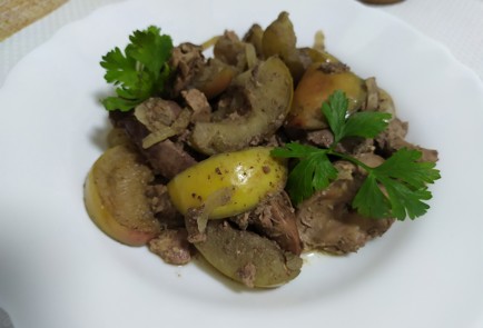 Фото шага рецепта Куриная печень с яблоками 190123 шаг 10