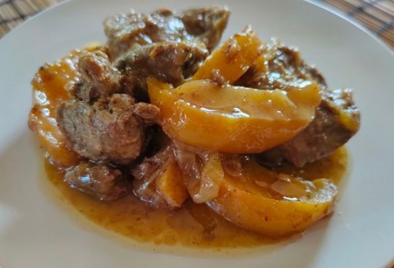 Фото шага рецепта Куриная печень тушенная с яблоками 174782 шаг 13  