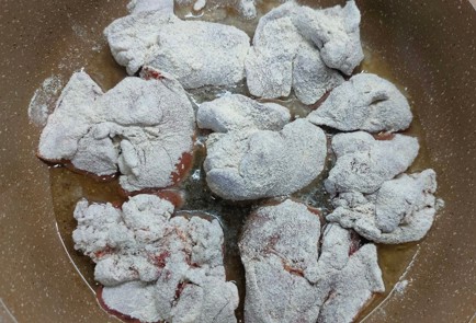 Фото шага рецепта Куриная печень тушенная с яблоками 174782 шаг 6  