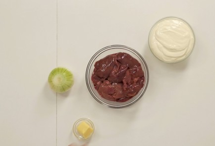 Фото шага рецепта Куриная печень в сметане 31593 шаг 1  