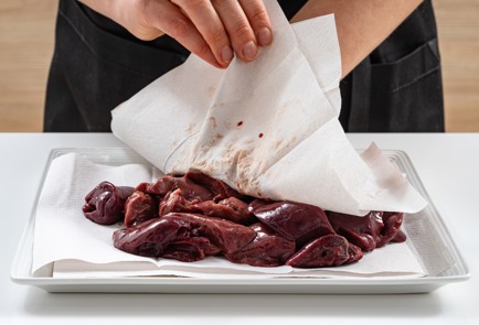 Фото шага рецепта Куриная печень в специях 175900 шаг 3  