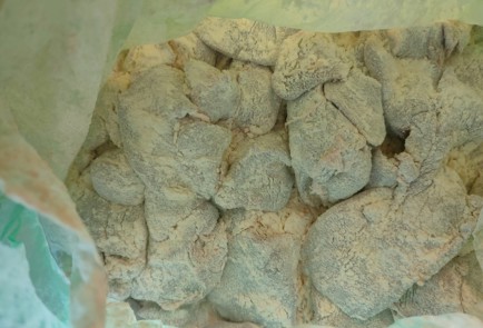 Фото шага рецепта Куриная печень в панировке 191455 шаг 6  