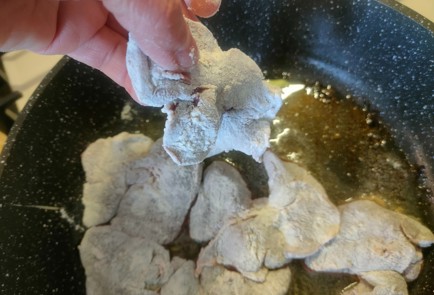 Фото шага рецепта Куриная печень в панировке 191455 шаг 8  