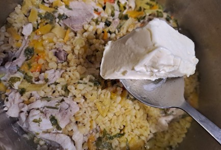 Фото шага рецепта Куриное бедро с булгуром и тыквой 190348 шаг 10  