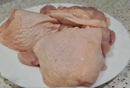 Фото шага рецепта Куриное бедро с булгуром и тыквой 190348 шаг 3  