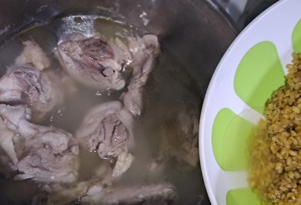 Фото шага рецепта Куриное бедро с булгуром и тыквой 190348 шаг 8  