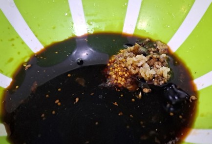 Фото шага рецепта Куриное бедро с картофелем в духовке 190403 шаг 3  