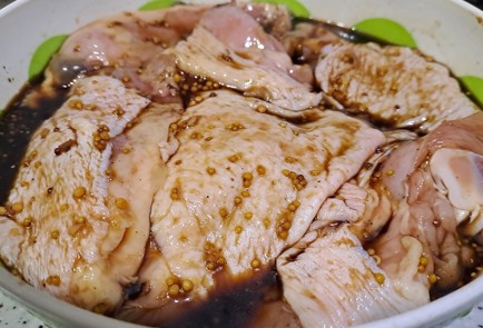 Фото шага рецепта Куриное бедро с картофелем в духовке 190403 шаг 5  