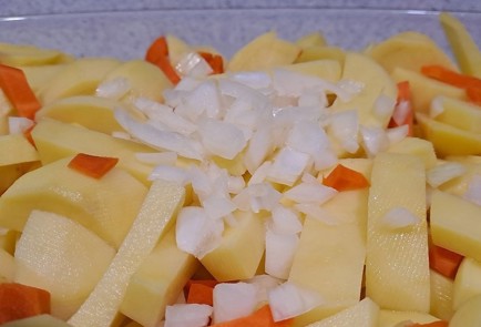 Фото шага рецепта Куриное бедро с картофелем в духовке 190403 шаг 7  