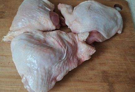 Фото шага рецепта Куриное бедро в духовке 189067 шаг 1  