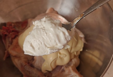 Фото шага рецепта Куриное бедро в духовке 189067 шаг 4  