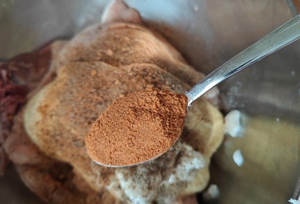 Фото шага рецепта Куриное бедро в духовке 189067 шаг 6  