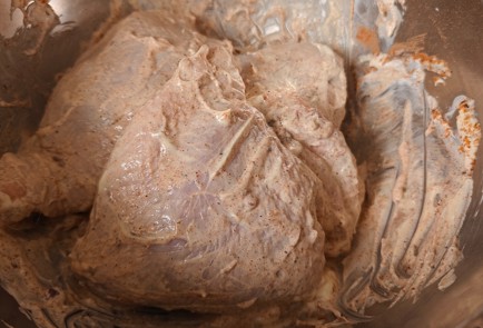 Фото шага рецепта Куриное бедро в духовке 189067 шаг 7  