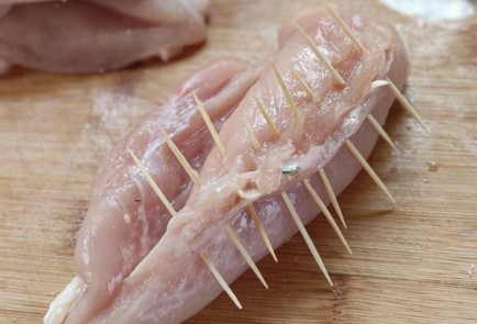 Фото шага рецепта Куриное филе гриль с базиликом и помидором 174114 шаг 10  