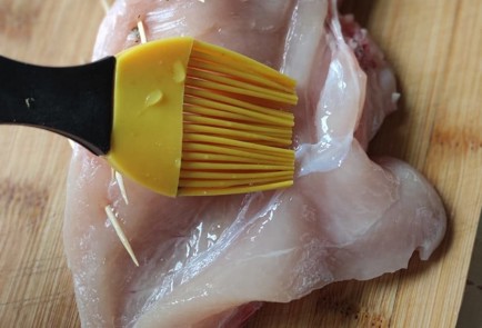 Фото шага рецепта Куриное филе гриль с базиликом и помидором 174114 шаг 11  