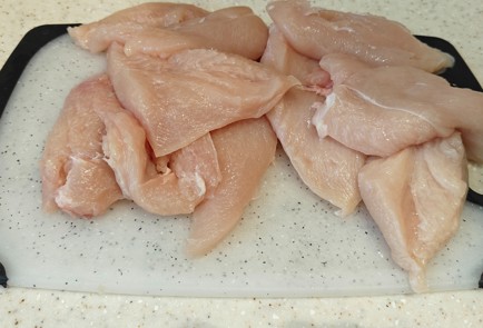 Фото шага рецепта Куриное филе на гриле 191378 шаг 2  