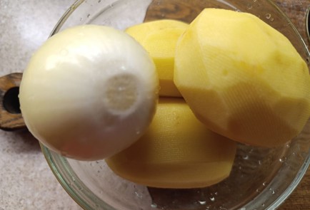 Фото шага рецепта Куриное филе пофранцузски с персиками 190857 шаг 2