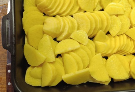 Фото шага рецепта Куриное филе пофранцузски с персиками 190857 шаг 4